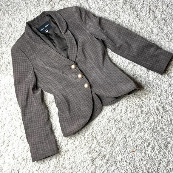 SOLD Giorgio Armani blazer - Picture 3 of 11